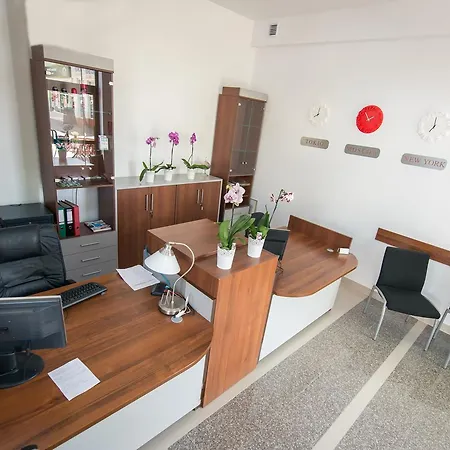 First 2* トチェフ