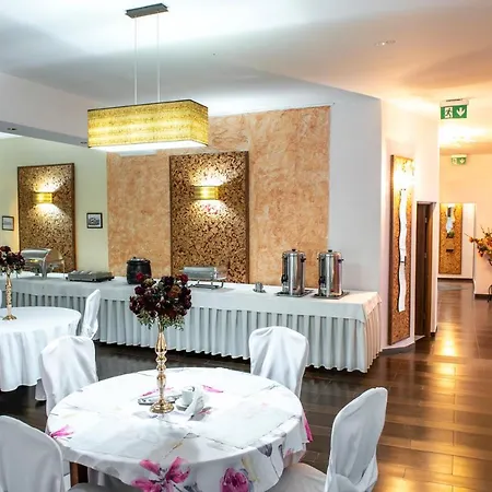 First 호텔 트체프